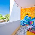 Laguito Houstel Large